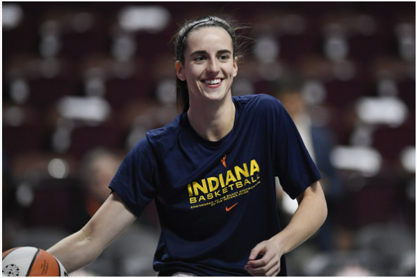 凯特琳·克拉克35分创WNBA新秀纪录，助狂热队锁定季后赛席位