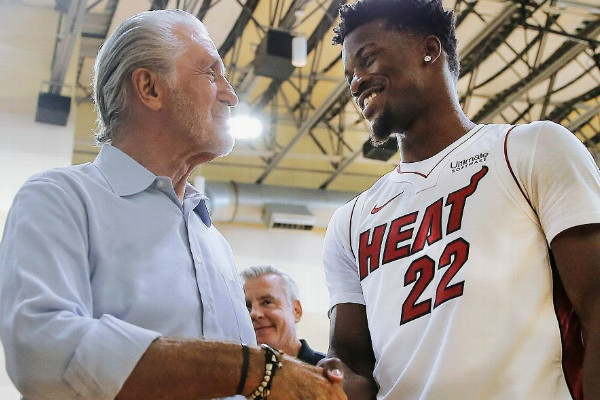 帕特·莱利不确定是否与吉米·巴特勒续约！