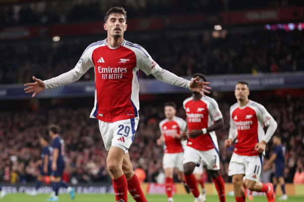 阿森纳2-0巴黎圣日耳曼：欧冠夺冠！