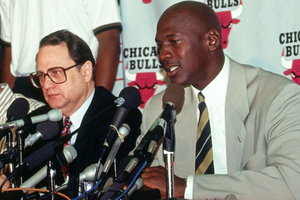 NBA历史回顾：乔丹退役与传奇首秀齐飞！