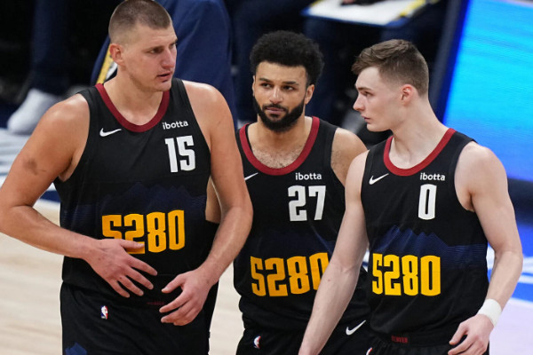 掘金队想再度问鼎冠军？约基奇独木难支，小将需快速成长！