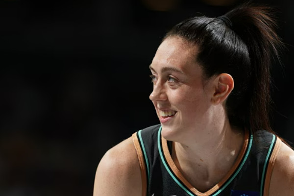 布里安娜·斯图尔特：缔造传奇、引领纽约夺冠之路！