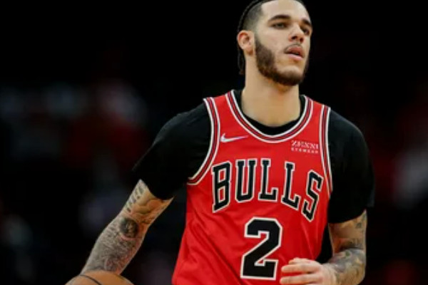 朗佐·鲍尔复出首秀，斩获公牛季前赛十分！