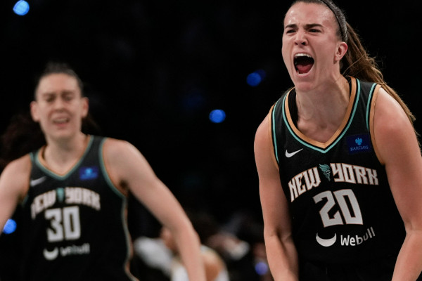 WNBA总冠军花落纽约！纽约自由人逆袭夺冠！