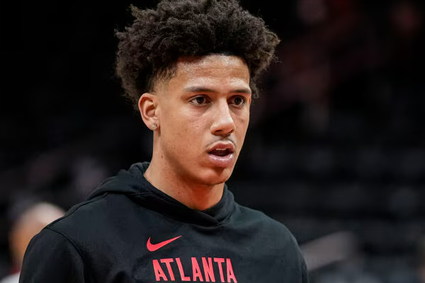 老鹰队以五年1.5亿美元锁定签约杰伦·约翰逊