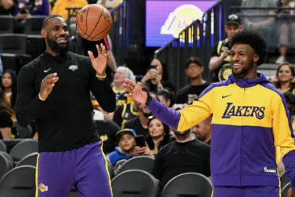 勒布朗合体趣味广告，湖人父子档赛前趣闻多！