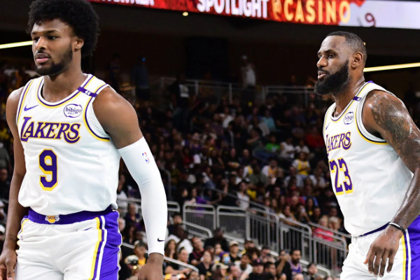 格里菲父子现身湖人揭幕战：见证詹姆斯父子历史时刻！