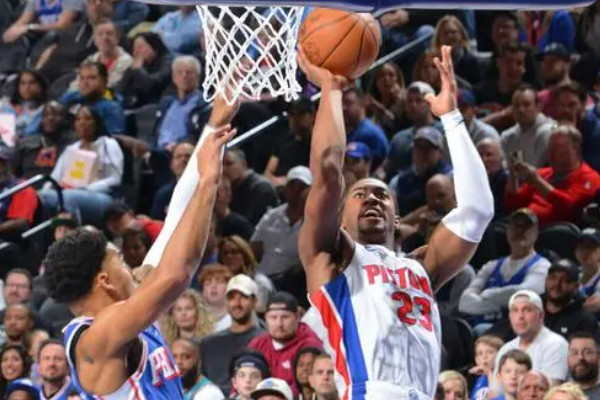 活塞队105-95 76人队,喜提赛季首胜!