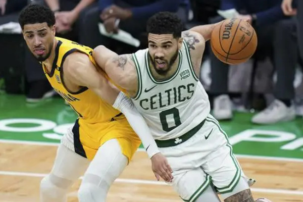 步行者加时击败卫冕冠军凯尔特人，西亚卡姆三分绝杀！