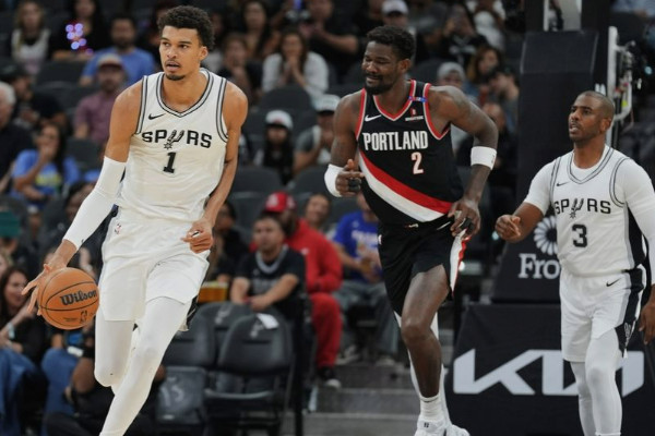 马刺无波波维奇仍以118-105力克开拓者！