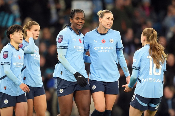 曼城女足卡蒂贾上演帽子戏法，阿森纳大胜布莱顿！