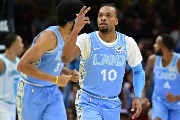 克利夫兰骑士队NBA新赛季取得15-0梦幻开局！