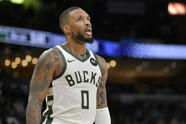 达米安·利拉德伤愈回归，将携手阿德托昆博共战火箭！