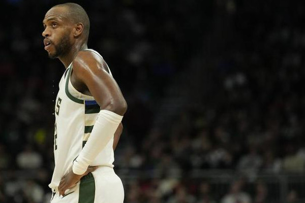 雄鹿队克里斯·米德尔顿即将复出？