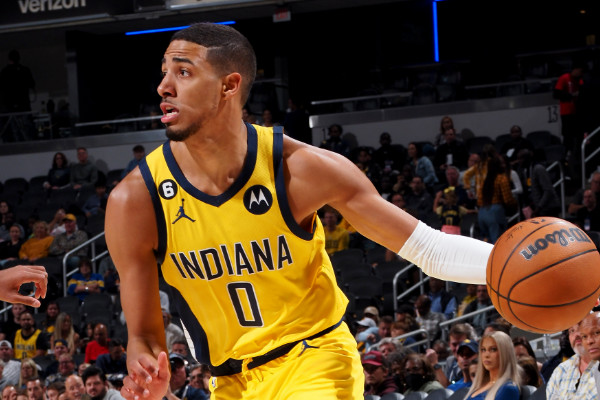 哈里伯顿剑指麦迪逊！步行者VS尼克斯东决对决：新星控卫